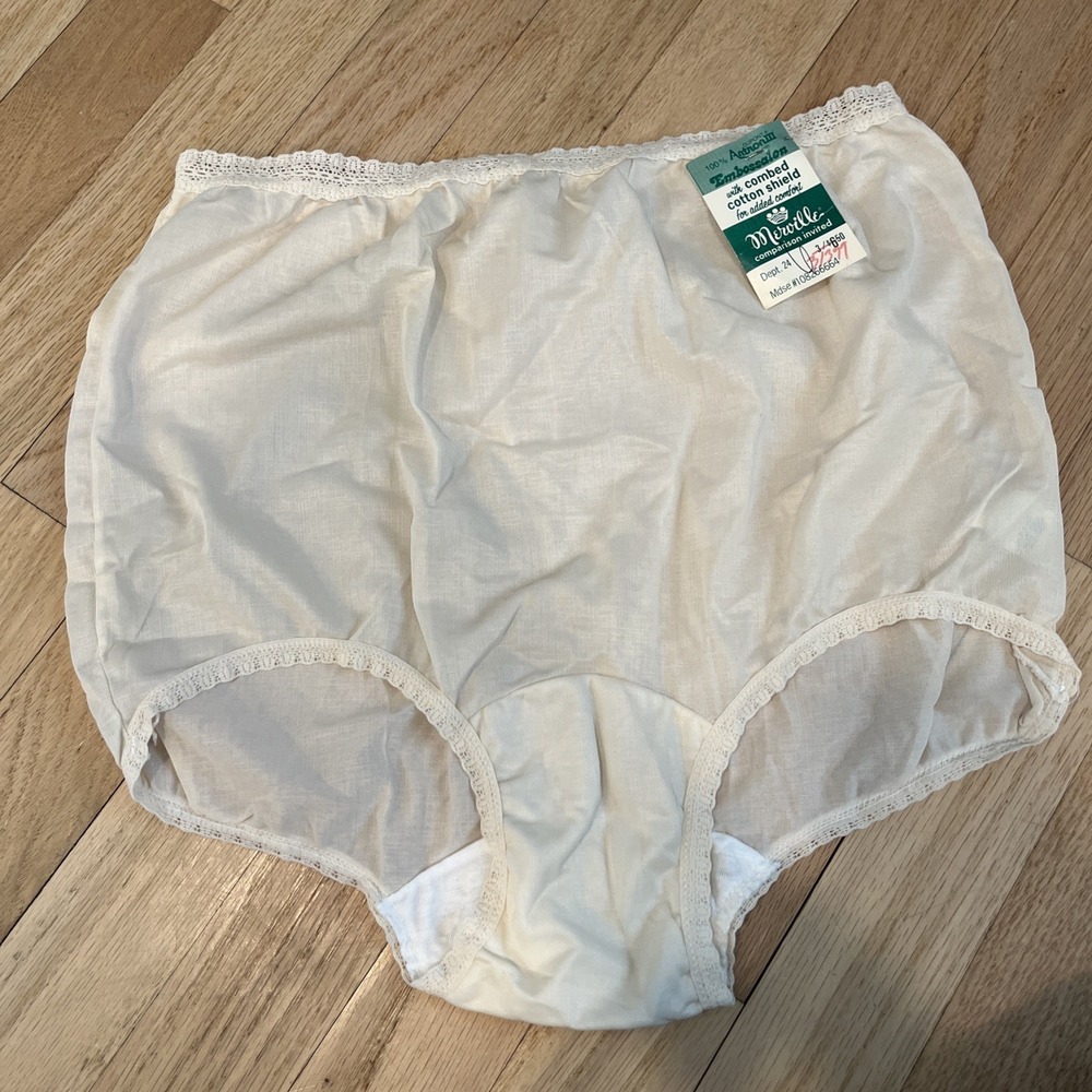 Vintage Antron III Nylon Panties Lace Trim Cream Size 6 Granny‎ Briefs NWT